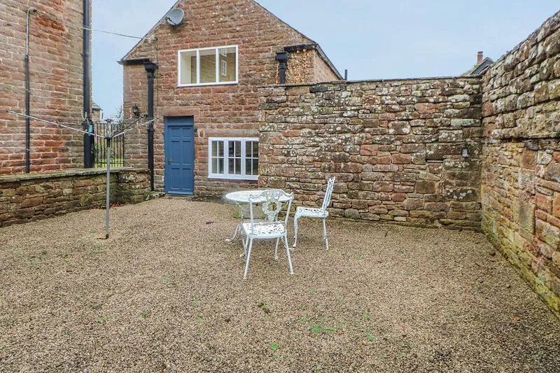 THE ANNEX - EDEN HOUSE, pet friendly, with a garden in Edenhall