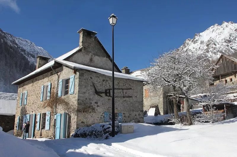 Charming old stone cottage in the heart of the mountains in the Ecrins