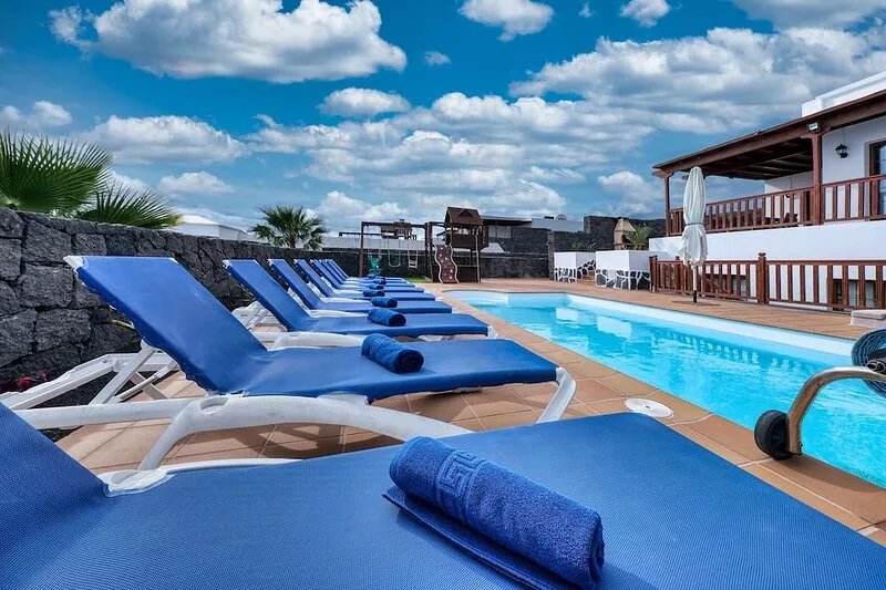 Villa Flavia, private swimming pool, jacuzzi, games room and sea view. ECO