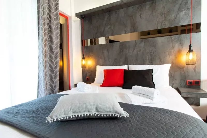 Downtown Luxury Boutique Suites : The Red Suite