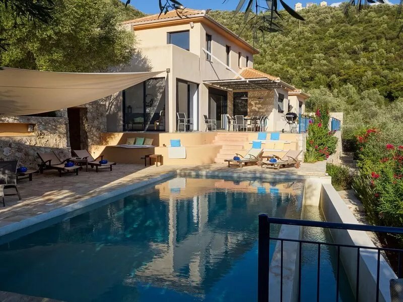Villa Sivota, Exclusive sea front Villa with 99" Underground Cinema