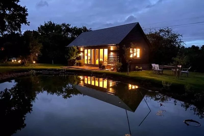 Stunning Lodge in Idyllic Setting, Near Cambridge