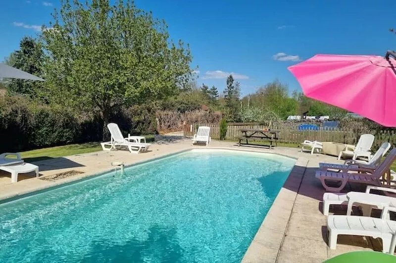 Lovely & Spacious 8-Person Gite with Private Hot Tub & Shared Swimming Pool
