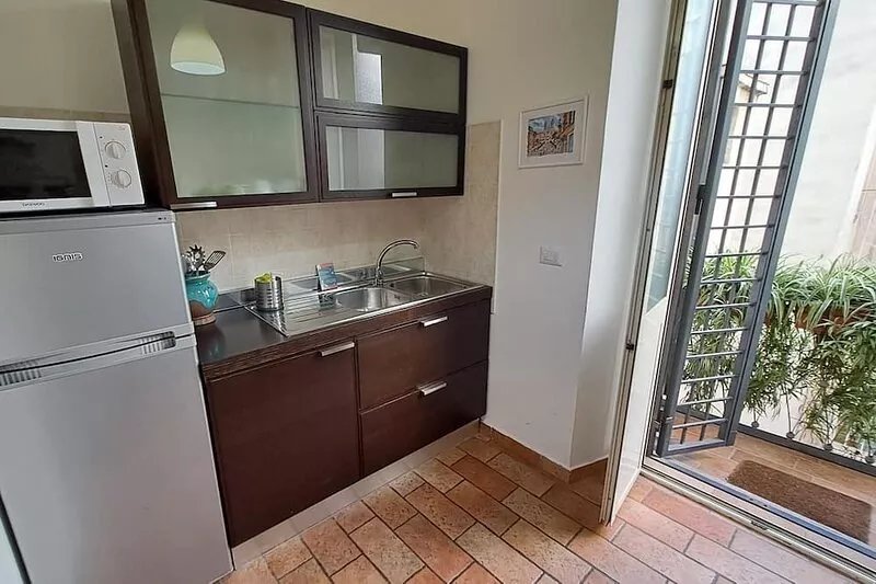 Croce Palace unit 5 - heart of Rome/up to 6 guests