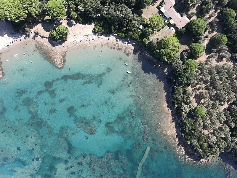 PORTION OF VILLA WITH GARDEN, 50 METERS FROM THE SEA
