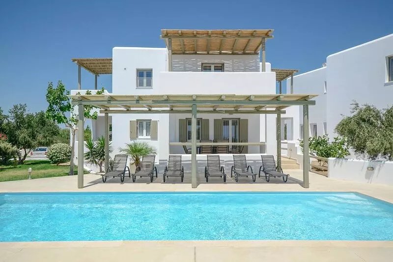3 bedroom Summer house with private pool and a partial  view of the sea