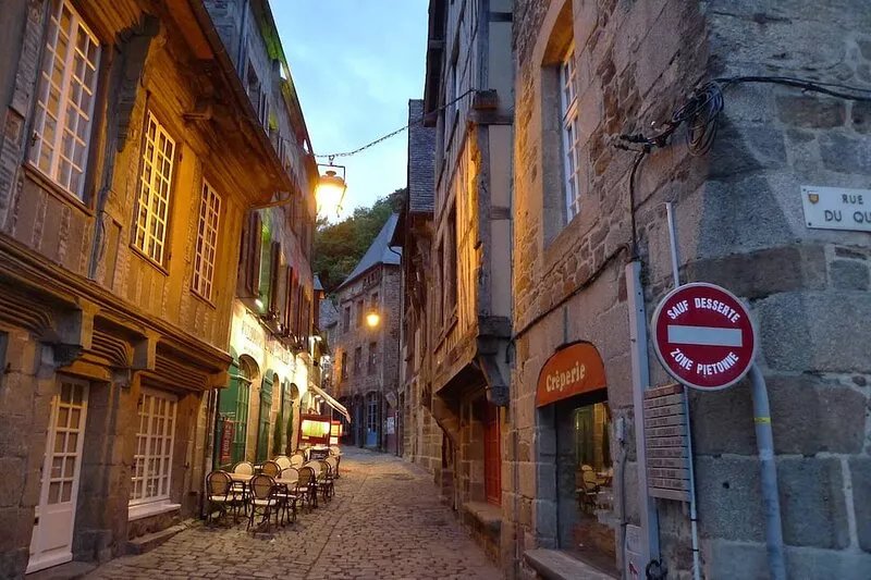Pretty town house Dinan, Brittany