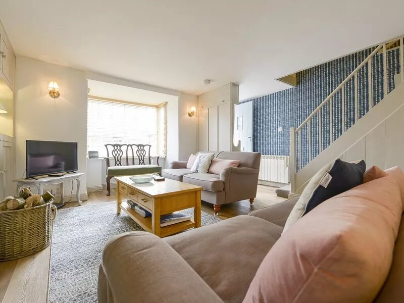 CAMELOT COTTAGE, pet friendly, with open fire in Port Isaac