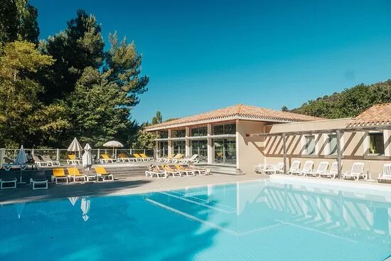 Club Domaine de Chateau Laval Vacances Bleues