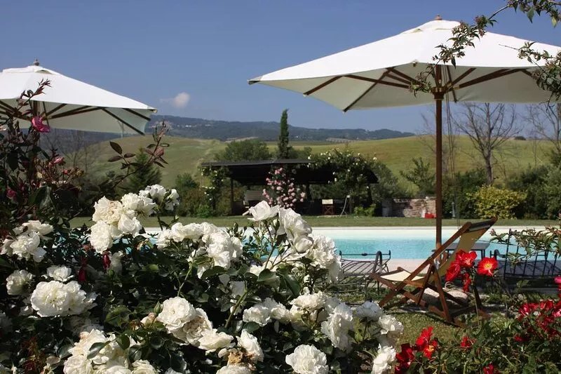 '...a delicious farmhouse in the countryside where only the wind blows...'