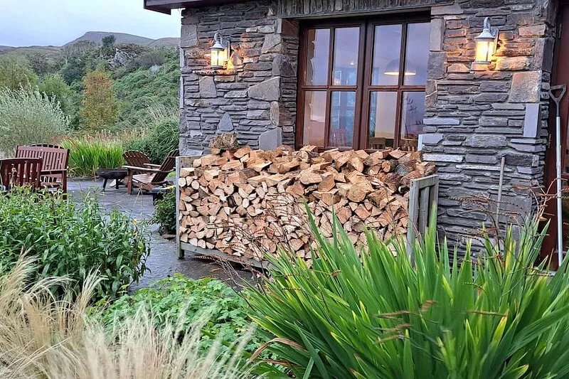 Luxury holiday house with 5 bedrooms and 4 bathrooms and views of Caragh Lake.