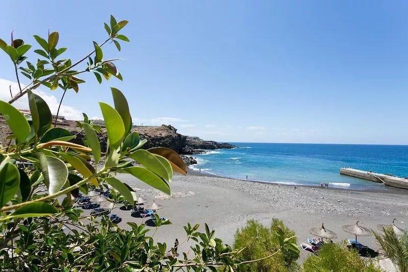 CHARMING VILLA NEAR THE SEA, SEA VIEWS. CLIMATIZED POOL. AC AND WIFI FREE
