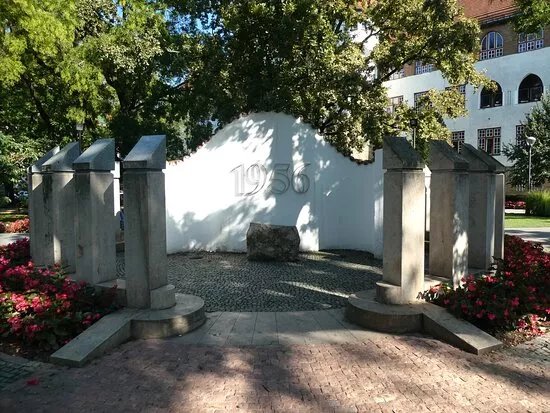 Monument ''pamatnik 1956''