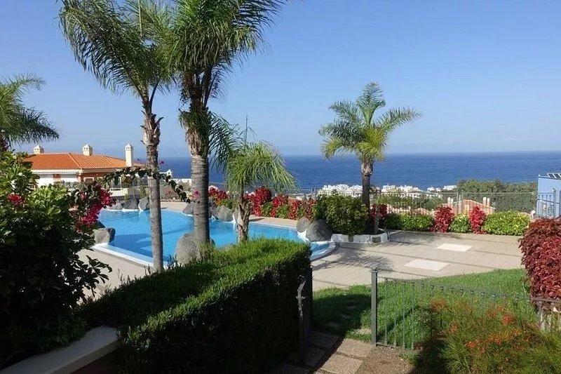 Cozy apartment with sea views, pool and large terrace to the Atlantic