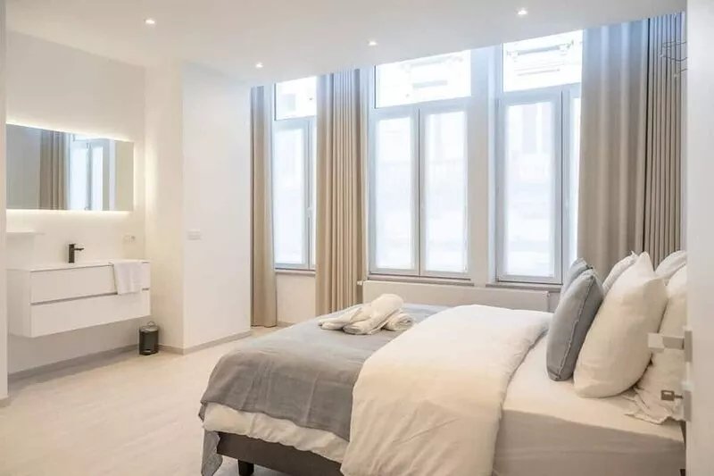 Wonderful central 2BR Ghent apt w/ view on Leie
