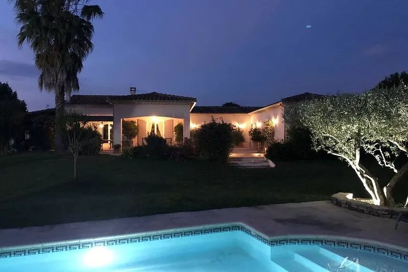 Villa Cigalo with private pool and electric vehicle charging station