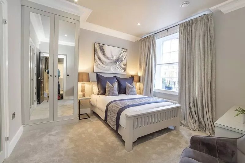 The Presidential Suite, with Parking. - sleeps 4 guests  in 2 bedrooms