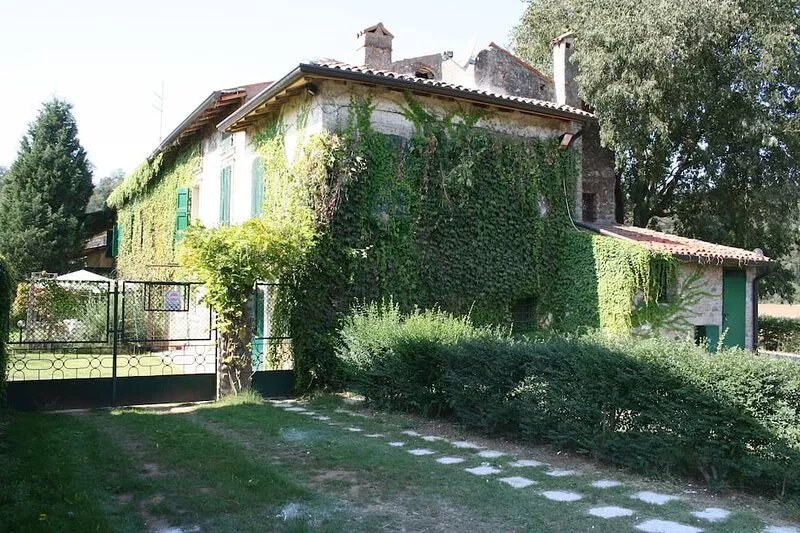 Lindoro - tasteful apt., garden, quiet, close to Peschiera del Garda
