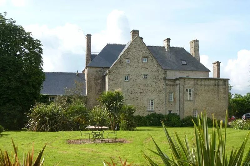 Castle for 15 people  near the sea and the d-day beaches in Normandy
