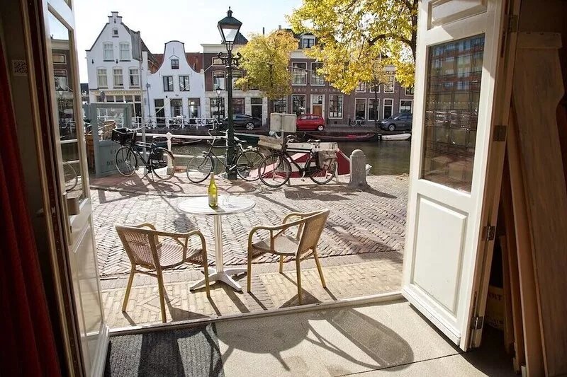 House in Centrum of Alkmaar, on the canal system