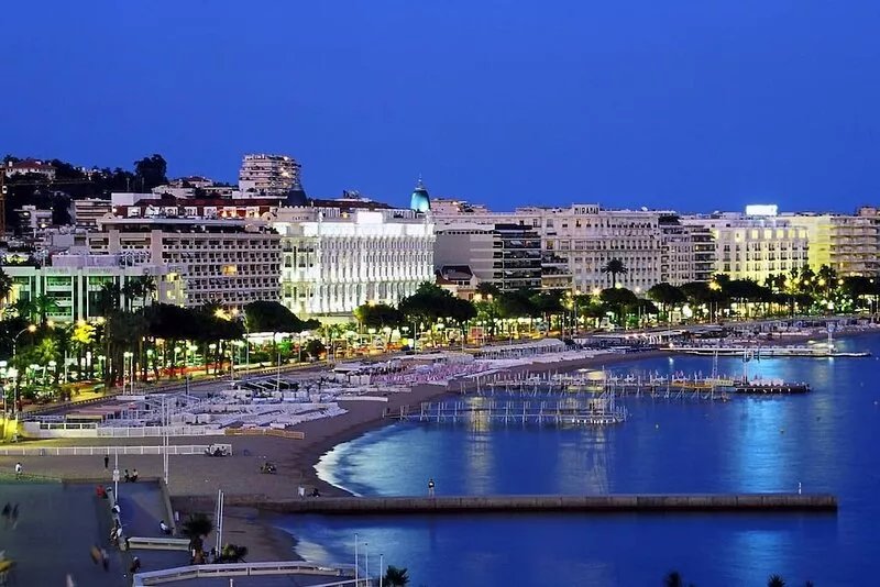 NEW! RESIDENCE MARCEAU - CANNES CENTER - Walk to Beach!