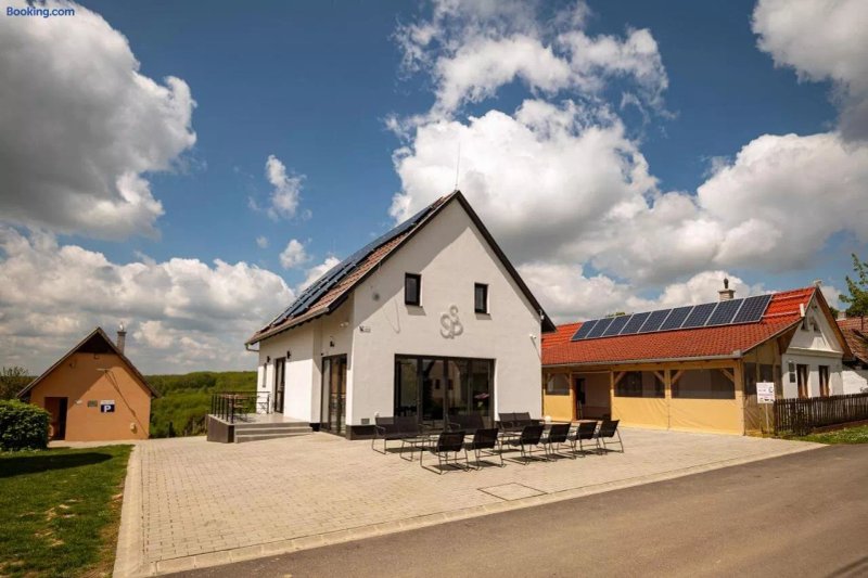 Forhenc Guesthouses I-II-III