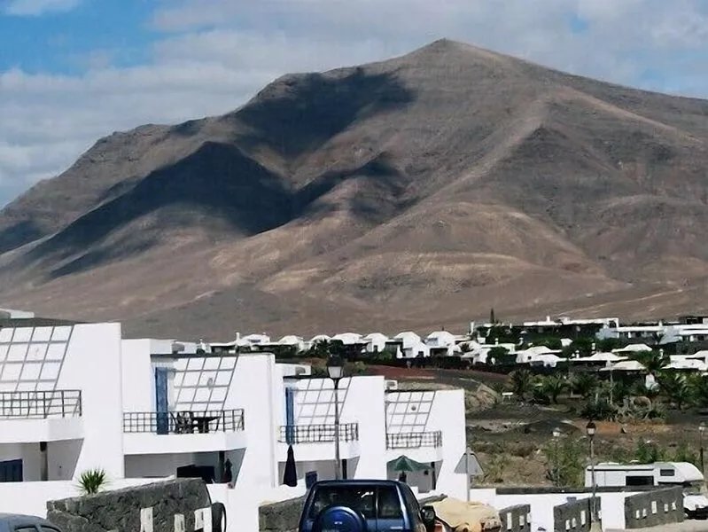 2 bed 3 bath villa Sleeps 6 with private pool. Close to Sea/Bars & Restaurants