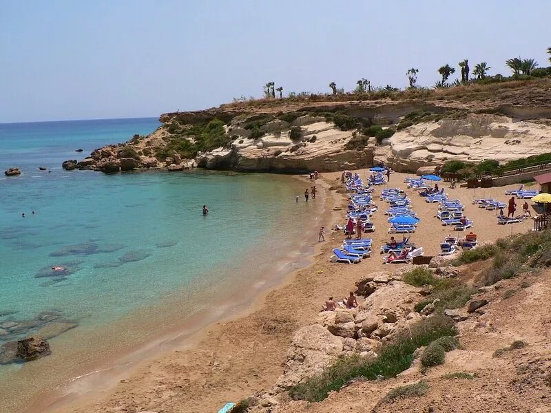 Fabulous 4 Bed Villa,Big Pool,WIFI, 40" TV, table tennis, 2mins walk to beach