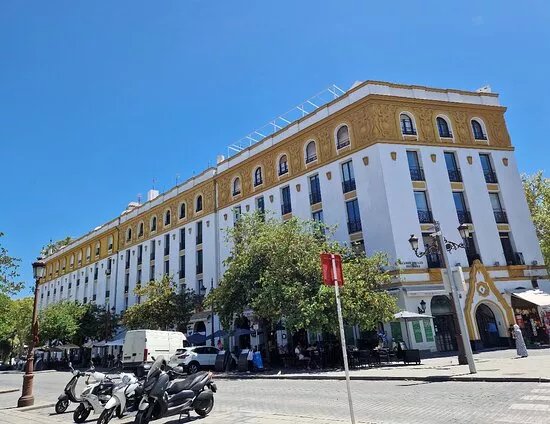 5 Paseo De Las Delicias Building