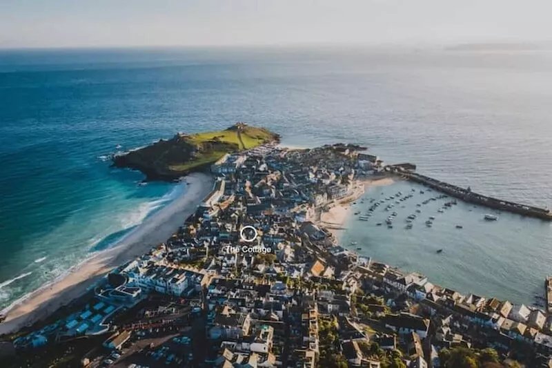 Situated on one of St Ives's most iconic streets,