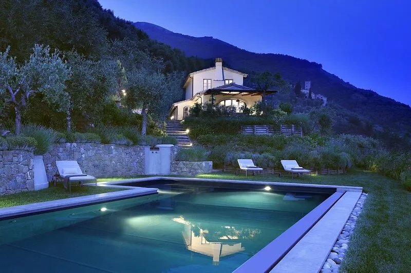 lone standing Villa, 210 m²(2260 ft²)pool, sea view, eco-friendly, EV wall box