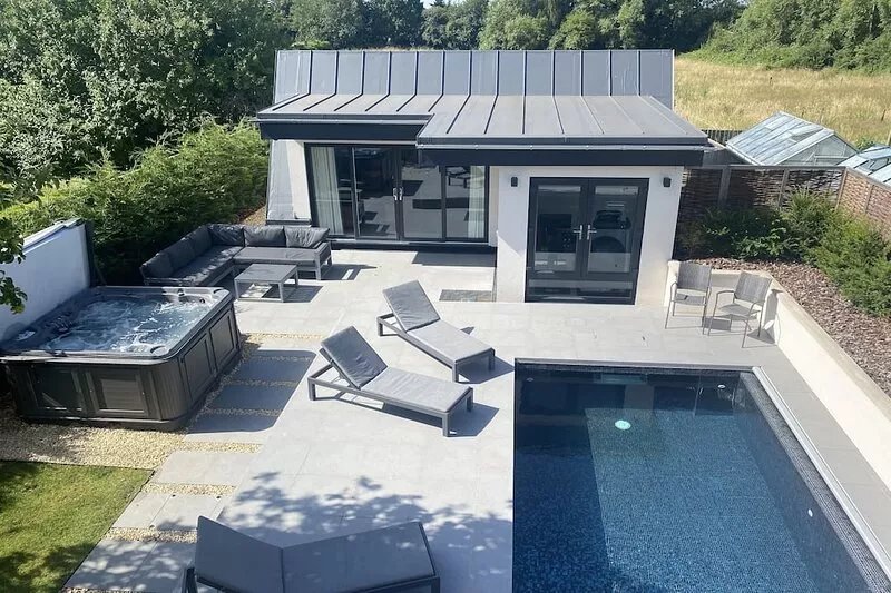 Secluded Pool House with private pool and hot tub.