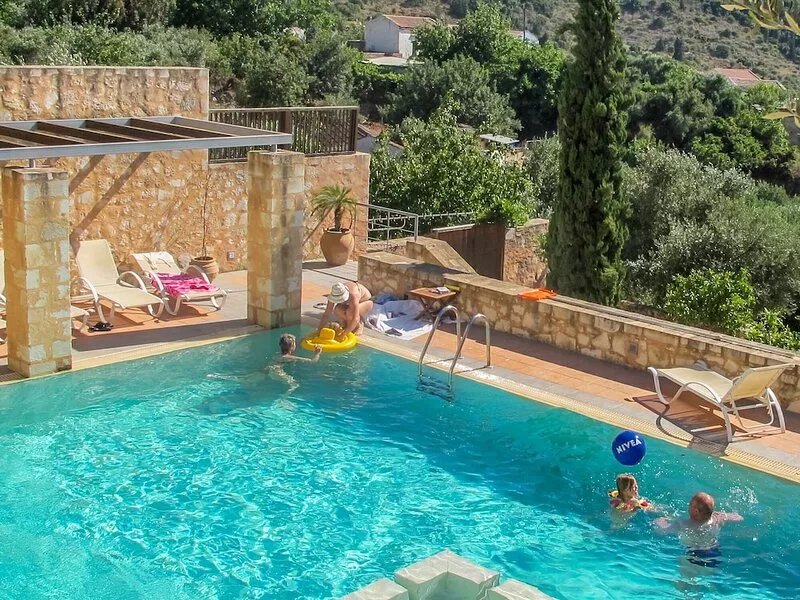 Athina - Apokoron Villa with Large Private Pool and Great Views