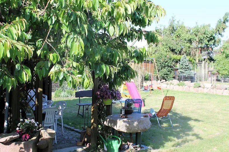 Luxuriuese Ferienwohnung mit Garten in Gaegelow