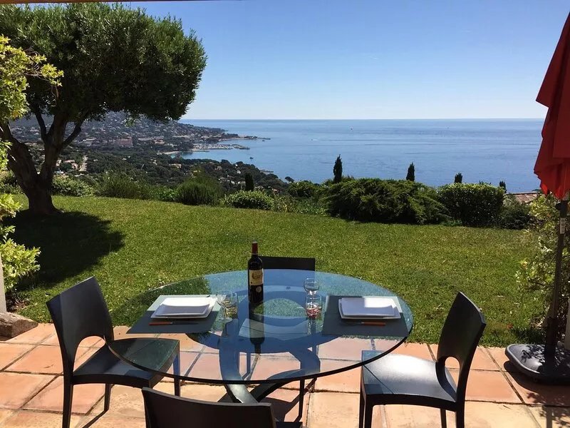 EXCEPTIONAL VIEW OF THE SEA - APARTMENT 75 M2 RENOVATED