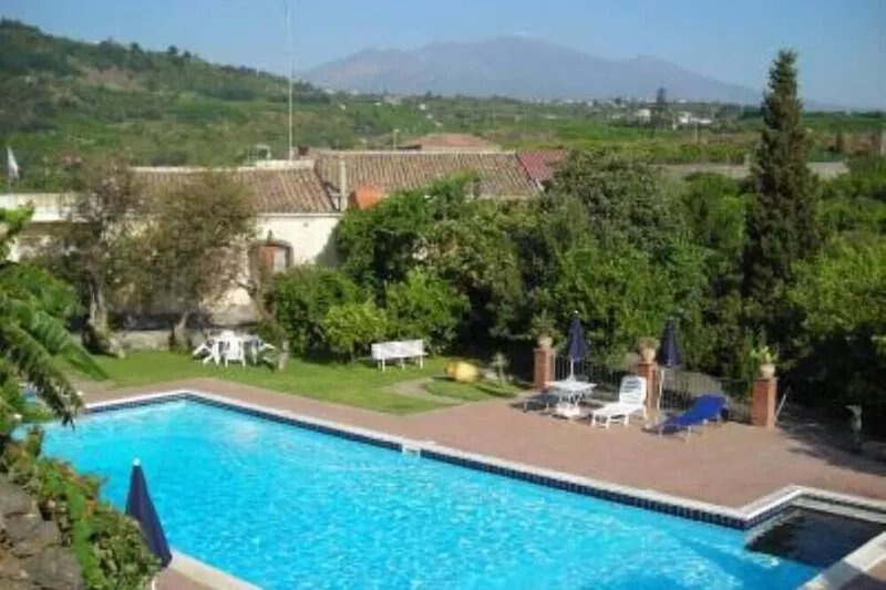 Santa Tecla Di Acireale: House with garden, private pool, private garden.