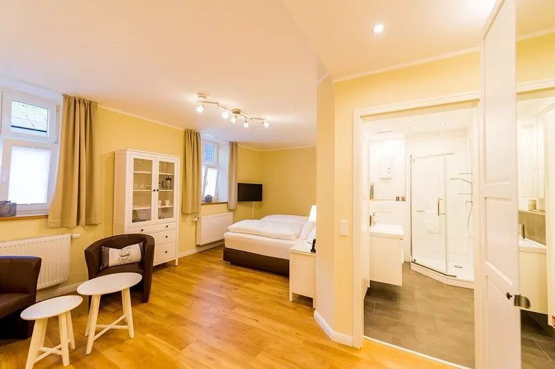 Ap 8 - Herrenberg-Junior Suite-Deluxe-Ensuite with Shower-Courtyard view
