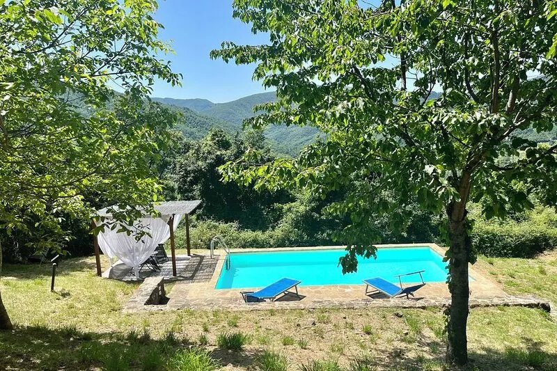 Beautifully converted farmhouse alone on a tuscan hillside with stunning views