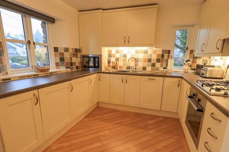 CHAPELSIDE COTTAGE, family friendly, with a garden in Ambleside