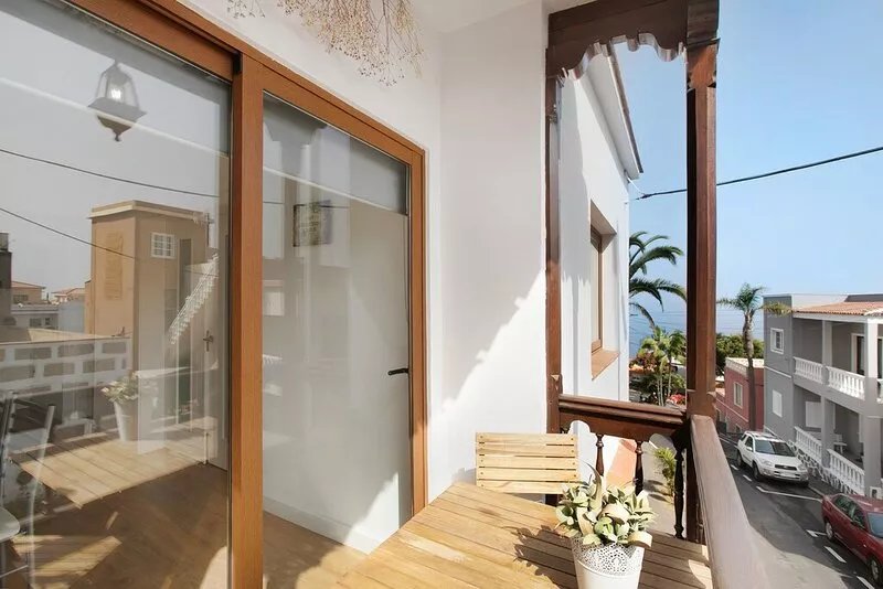 Vacation Home 'Casa Micaela 2' with Sea View, Terrace, Balcony & Wi-Fi