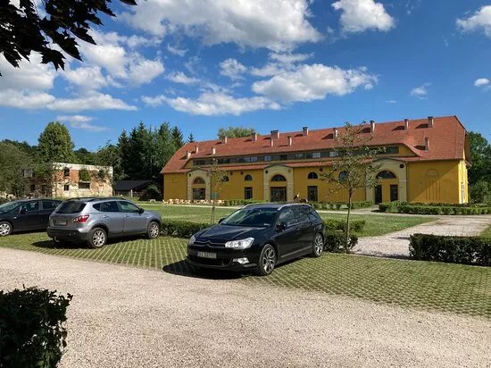 Palac I Dwor W Bukowcu