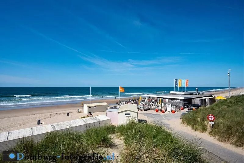 Central in Domburg: nice and cozy holiday home with free  parking space