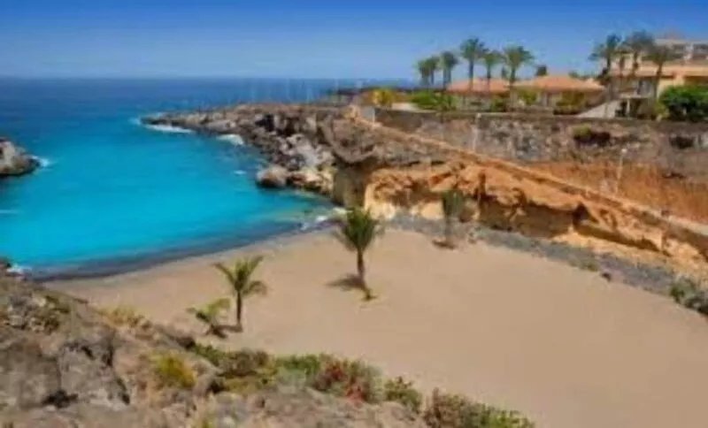 Beautiful apartment in a fantastic complex near the sea, with 4 pools,bar,Wifi