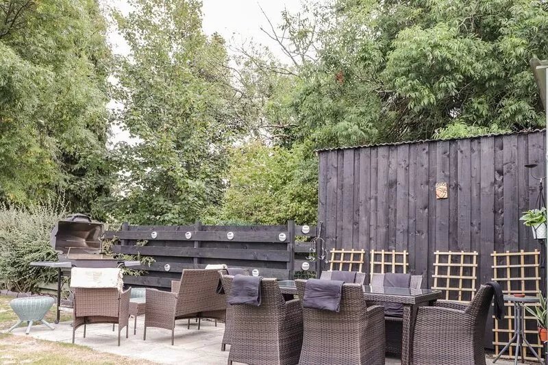 16 FAIRFIELD ROAD, family friendly, with a garden in Inverness