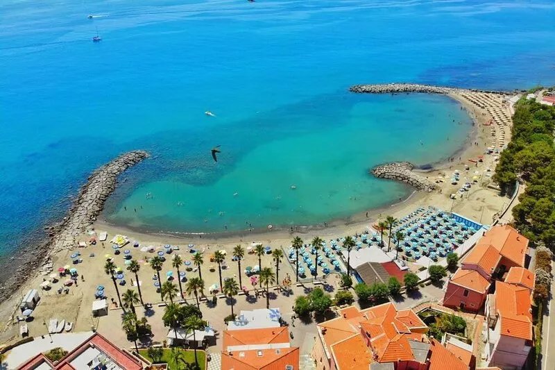 La Tavernetta is a 2 bedrooms apartment for 4/ 6 persons