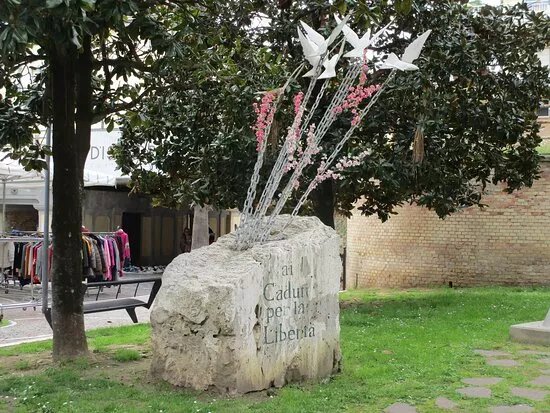 Monumenti ai Caduti per la Liberta