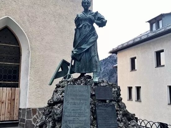 Monumento a Katharina Lanz