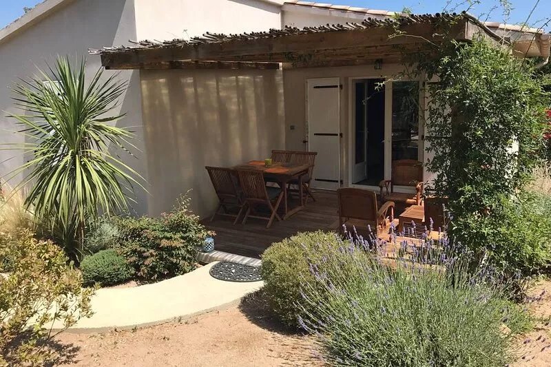 NEW INDEPENDENT STANDING VILLA 2 BEDROOMS 4 PERS 2 MIN FROM THE BEACH