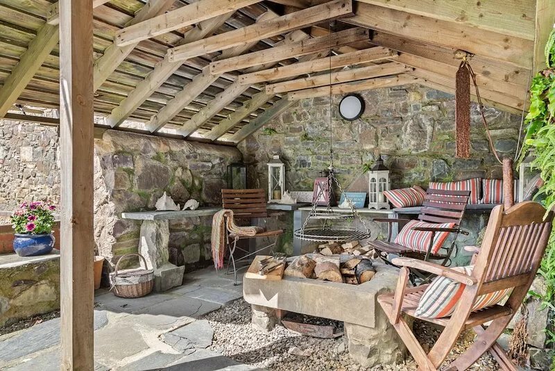 LUXURY 5 STAR HOLIDAY HOME IN ST DAVIDS