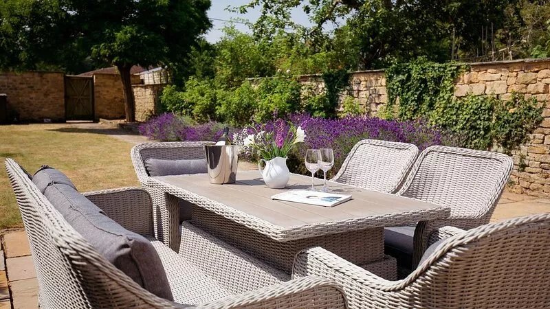 Kimkeri, Bourton-on-the-Water - sleeps 6 guests  in 3 bedrooms